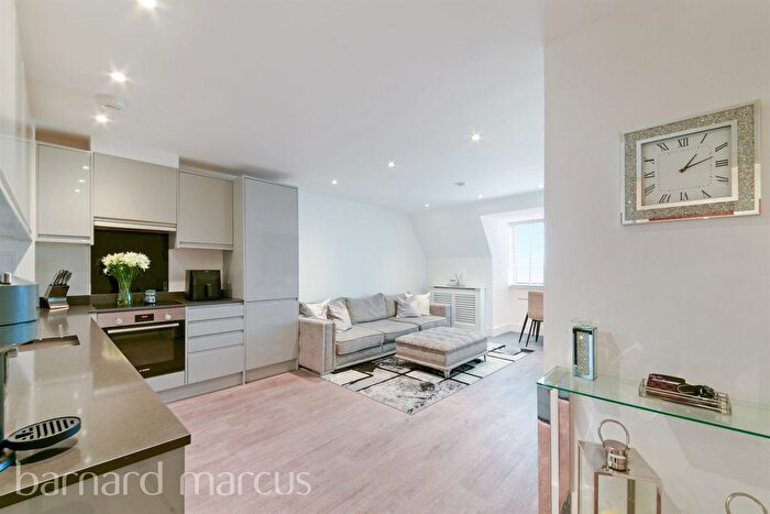 1 Bedroom Flat For Sale In Mill Green Road, Mitcham, CR4