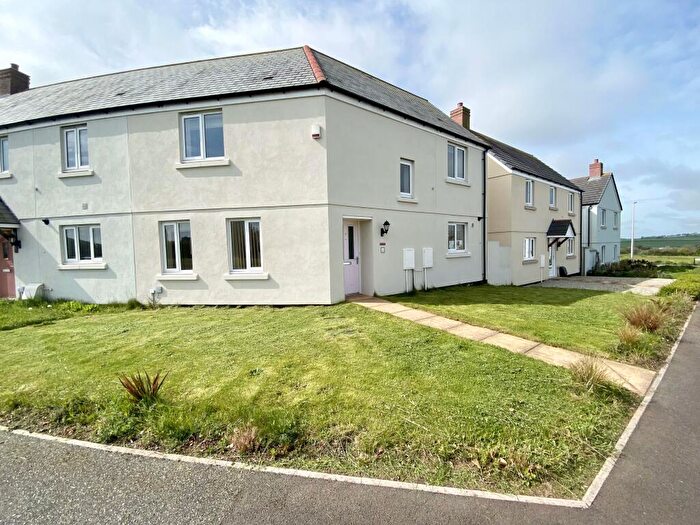 4 Bedroom Semi-Detached House To Rent In Fulford Gardens, North Tawton, Devon, EX20