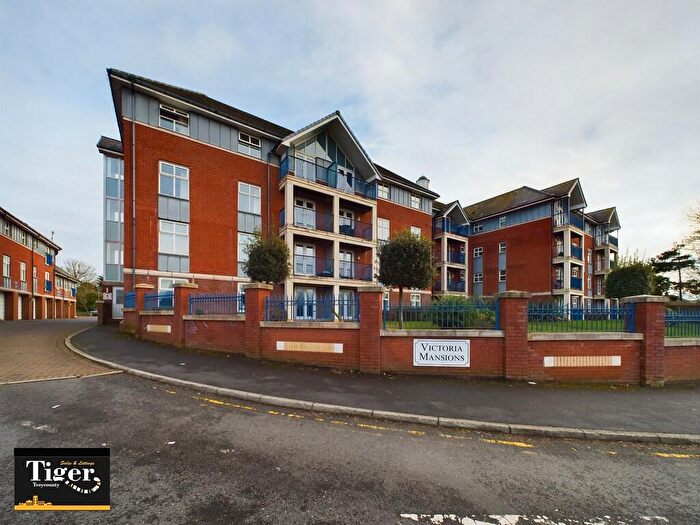 2 Bedroom Flat For Sale In Newton Drive, Blackpool, FY3