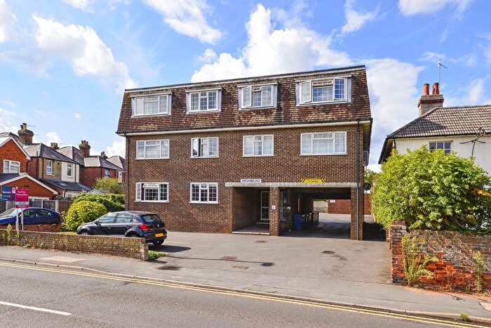 1 Bedroom Flat To Rent In Meadrow, Godalming, GU7
