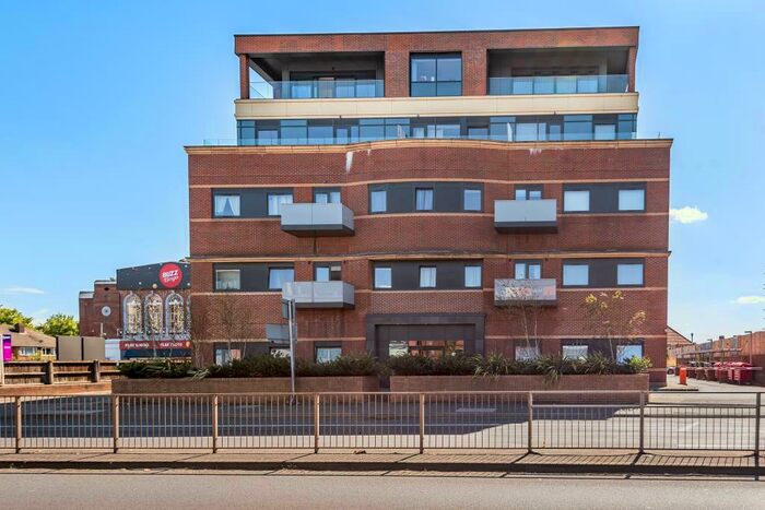 1 Bedroom Apartment To Rent In Bath Road, Slough, SL1