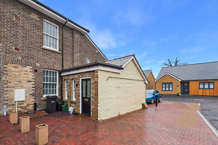 2 Bedroom Flat For Sale In High Street, Kelvedon, Colchester, CO5