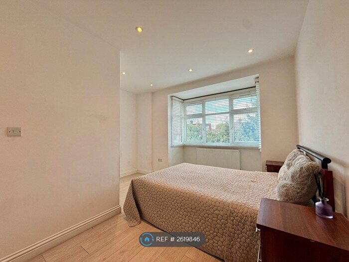 1 Bedroom Flat To Rent In Watford Way, London, NW4