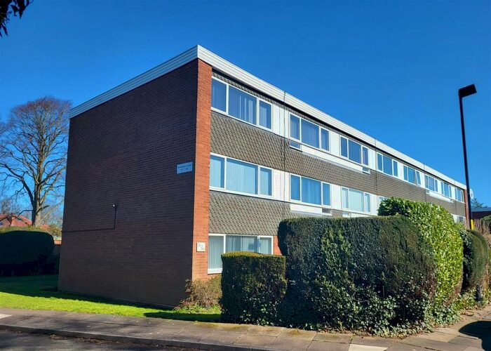 2 Bedroom Flat To Rent In Moorfield Court, Moorfield Drive, Boldmere, Sutton Coldfield, B73