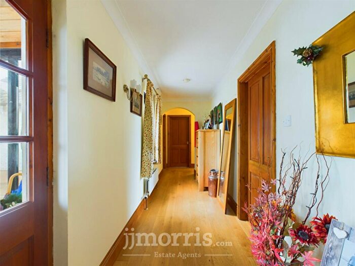 3 Bedroom Cottage For Sale In Blaenffoss, Boncath, SA37