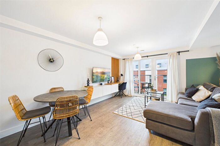 1 Bedroom Flat For Sale In Silver Street, Reading, Berkshire, RG1