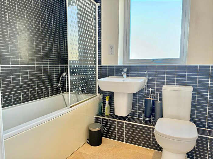 2 Bedroom Apartment To Rent In Britten Place, Kings Reach, Biggleswade, SG18