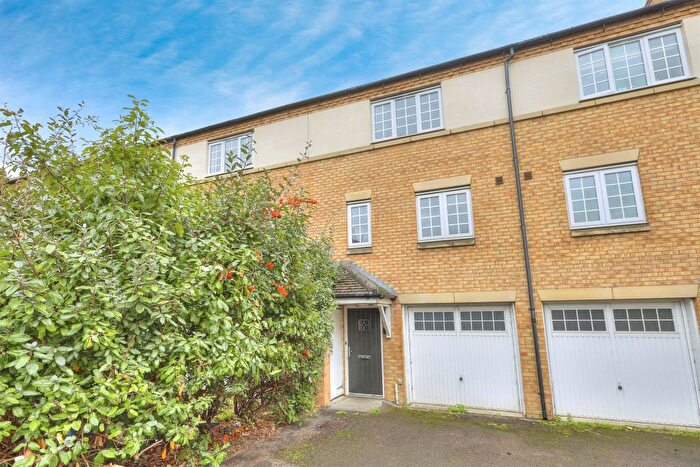 3 Bedroom Terraced House For Sale In Dainty Grove, Grange Park, Northampton, NN4