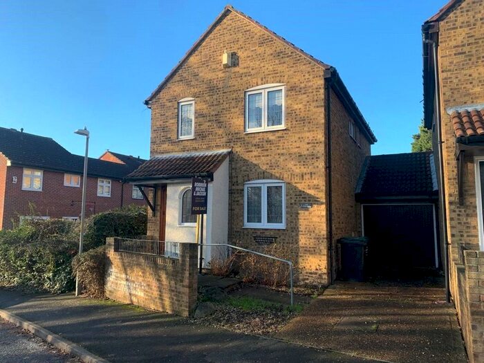 Houses for sale in Hampton Crescent, DA12, Kent