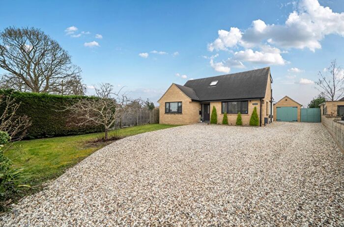 4 Bedroom Bungalow For Sale In Down Ampney, Cirencester, Gloucestershire, GL7