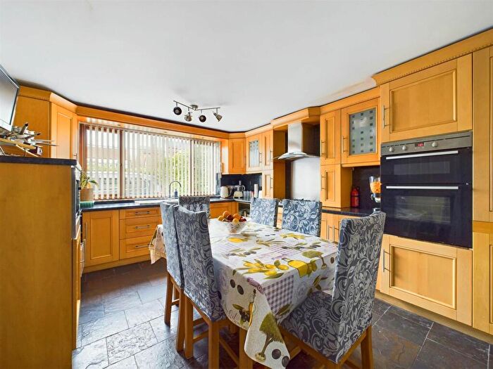 7 Bedroom Detached House For Sale In Jessops Lane, Gedling, Nottingham, NG4