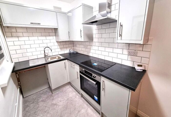 2 Bedroom Town House To Rent In Brighton Road, Derby, Derbyshire, DE24