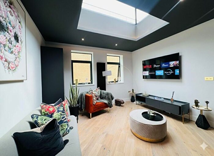 1 Bedroom Flat For Sale In Tanners House, Stratford, London, E15