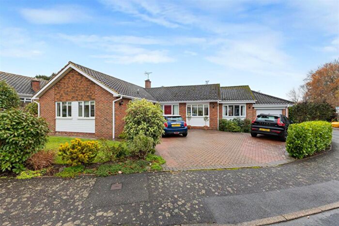 3 Bedroom Bungalow For Sale In Sallows Shaw, Sole Street, Cobham, DA13
