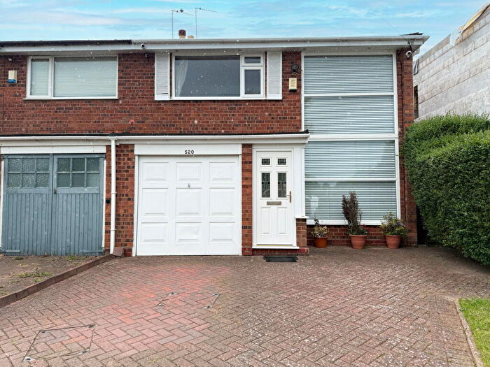 3 Bedroom Semi-Detached House For Sale In Haslucks Green Road, Shirley, B90