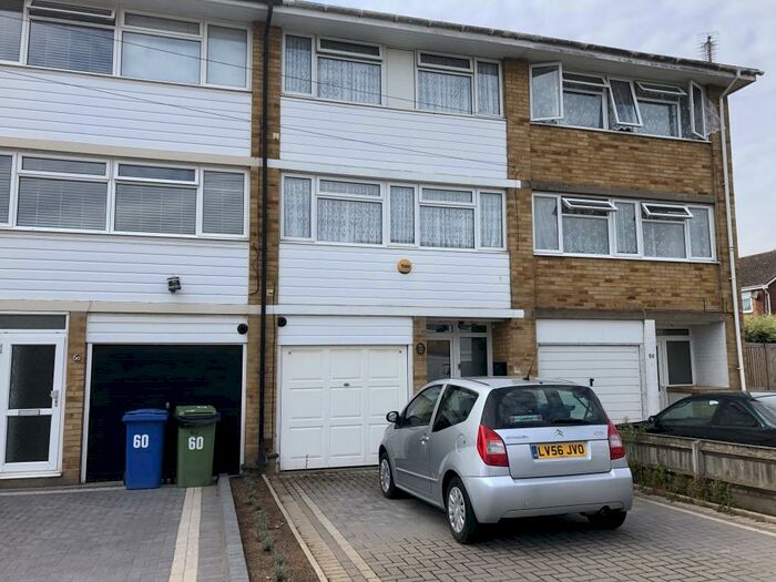 3 Bedroom Town House To Rent In Millfield, Sittingbourne, ME10