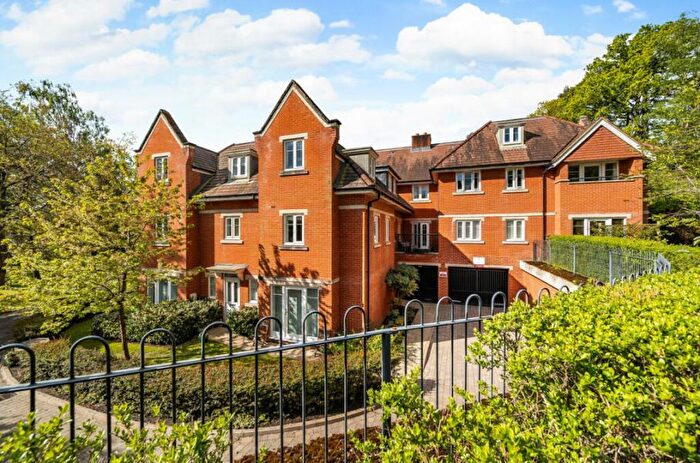 1 Bedroom Apartment To Rent In Woking, Surrey, GU22