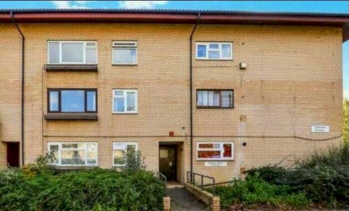 1 Bedroom Flat To Rent In Cleavers Avenue, Conniburrow, Milton Keynes, MK14