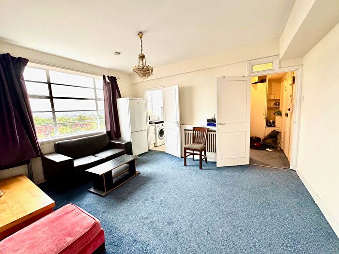 1 Bedroom Flat To Rent In Kings Court Hamlet Gardens, London, W6