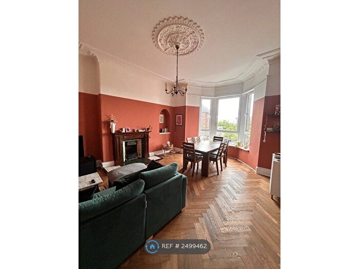 2 Bedroom Flat To Rent In Thornwood Terrace, Glasgow, G11
