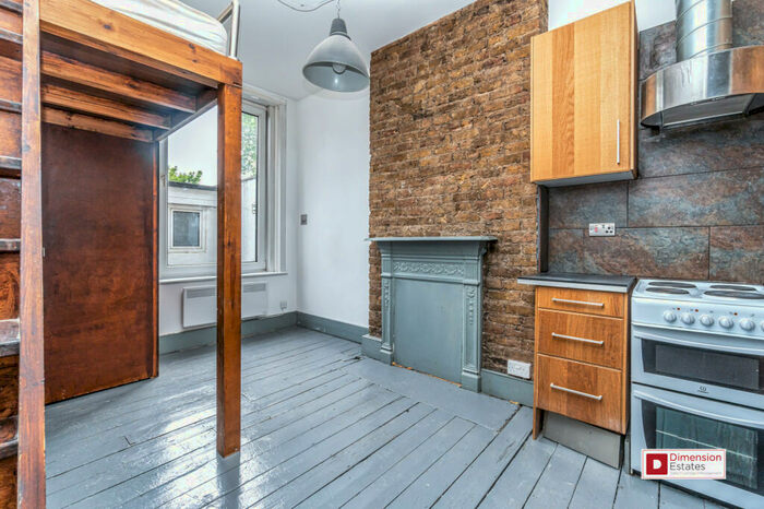 Flat To Rent In Upper Clapton Road, Upper Clapton, Hackney, E5
