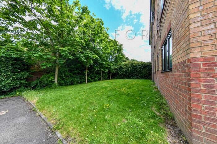 1 Bedroom Flat For Sale In Draycott Close, Cricklewood, NW2