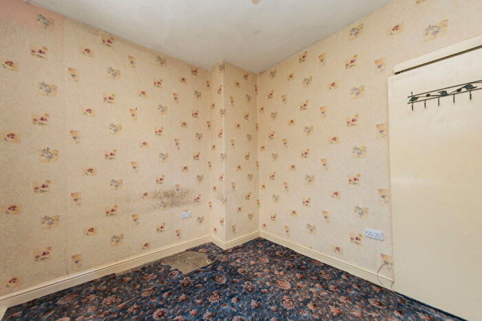 3 Bedroom Terraced House For Sale In Station Terrace, Skelmanthorpe, HD8