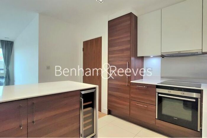 2 Bedroom Flat To Rent In Kew Bridge Road, Brentford, TW8