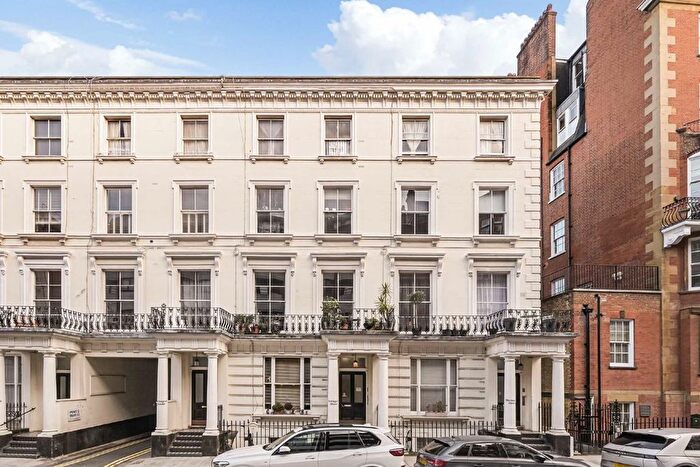 1 Bedroom Flat For Sale In Hereford Road, Westbourne Grove, W2