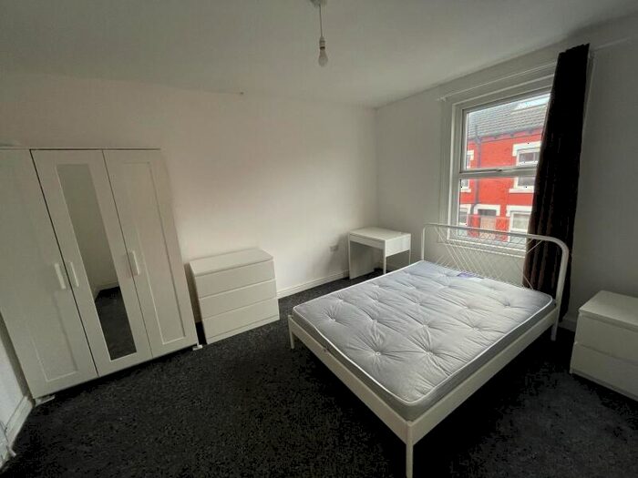 2 Bedroom Terraced House To Rent In Thornville Avenue, Hyde Park, Leeds, LS6