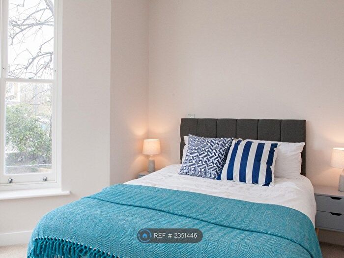 2 Bedroom Flat To Rent In Loampit Hill, London, SE13