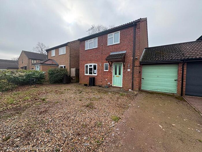 3 Bedroom Link Detached House For Sale In Hillfields, Dereham, NR19