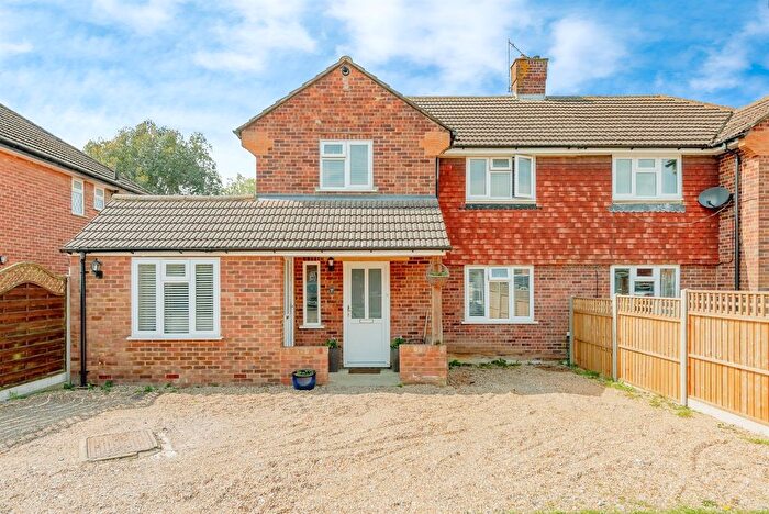 5 Bedroom Semi-Detached House For Sale In Kings Mead, Smallfield, Horley, RH6