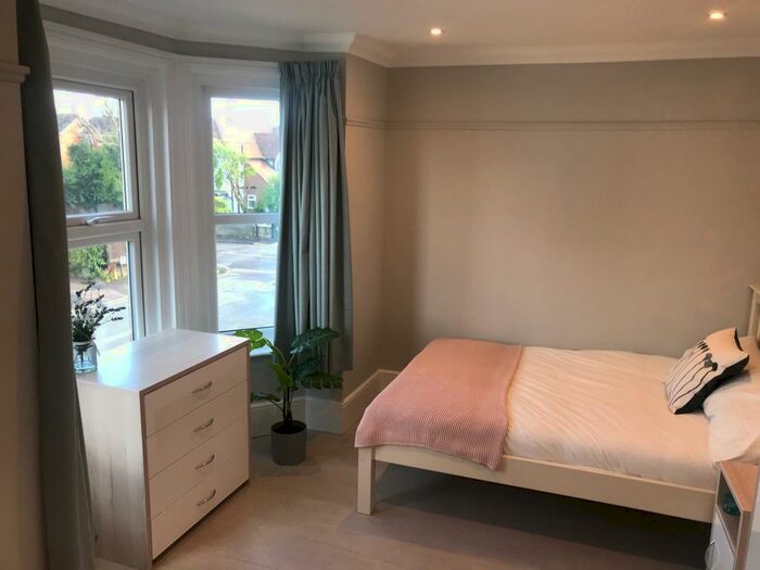 1 Bedroom House To Rent In Morris Road - Room, SO15