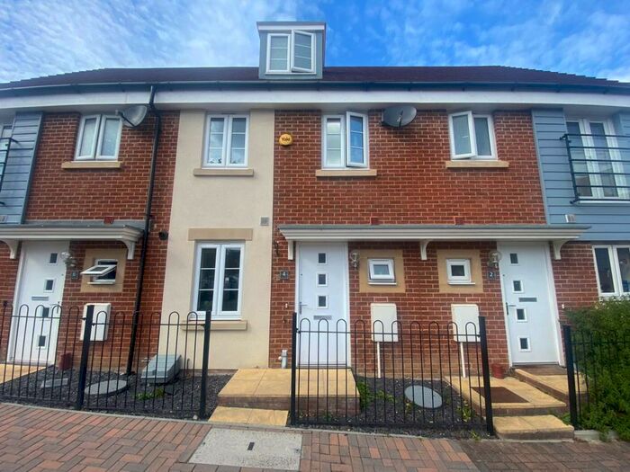 3 Bedroom House To Rent In Whistler Gardens, Canford Heath, BH17