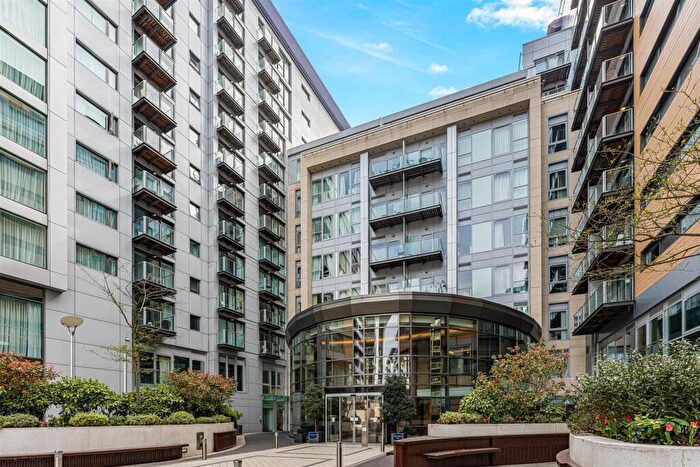 1 Bedroom Apartment For Sale In Queenstown Road, Battersea, SW11