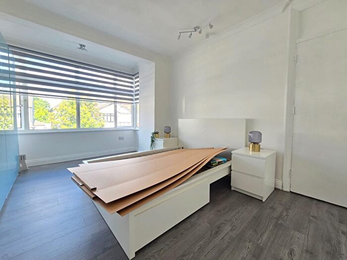 1 Bedroom Terraced House To Rent In Danehurst Gardens, Redbridge, London, IG4
