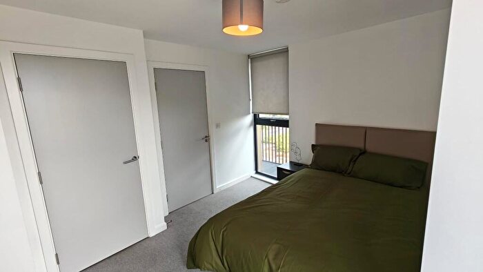 2 Bedroom Apartment To Rent In Vox, M15