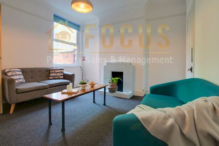 4 Bedroom Terraced House To Rent In Lytham Road, Leicester, LE2