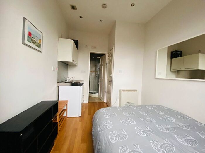 Studio To Rent In Offord Road, London, N1
