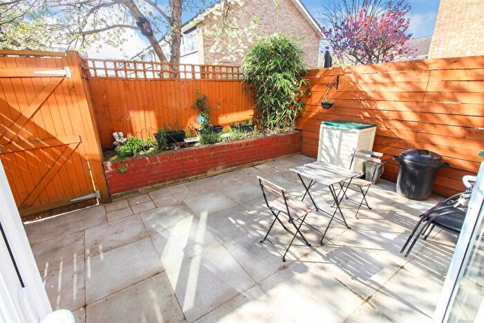 1 Bedroom Apartment To Rent In West Molesey, KT8