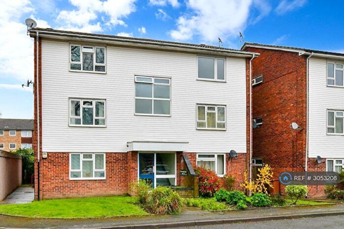 1 Bedroom Flat To Rent In Abbotsleigh Close, London, SM2