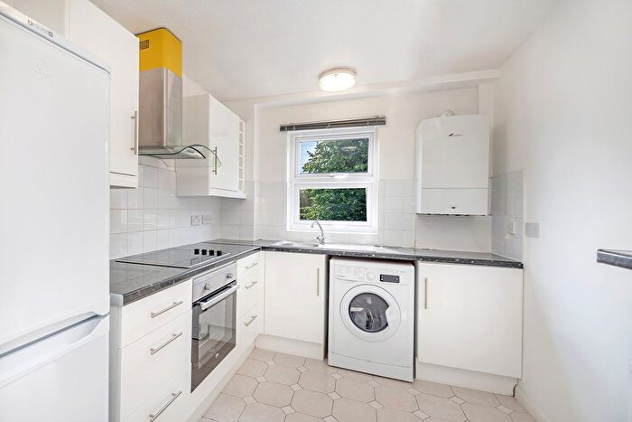 2 Bedroom Flat To Rent In Priory Road, Parsons Lodge, London, NW6