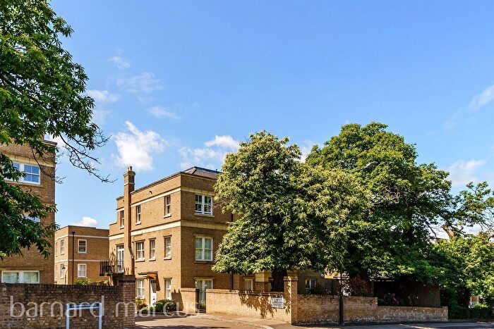 2 Bedroom Flat For Sale In Chambers Park Hill, London, SW20