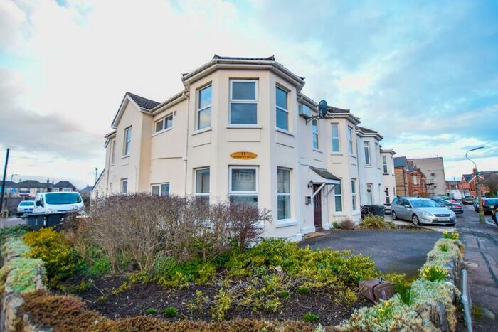 2 Bedroom Flat To Rent In Woodend Road, Winton, Bournemouth, BH9