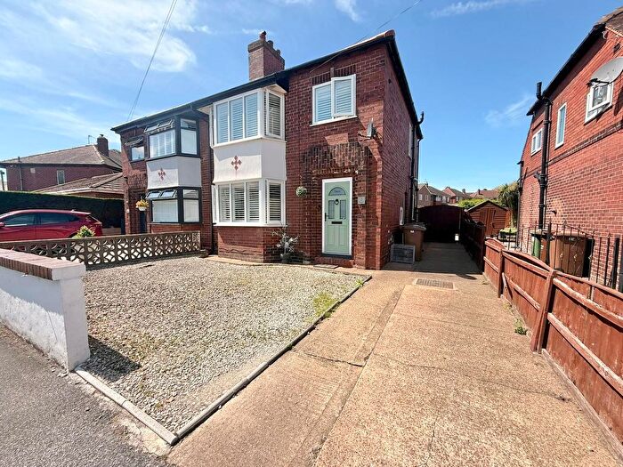 3 Bedroom Semi-Detached House To Rent In Illingworth Avenue, Normanton, WF6