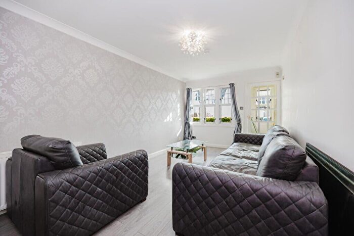 2 Bedroom Terraced House To Rent In L Ravenscroft Street, Edinburgh, EH17