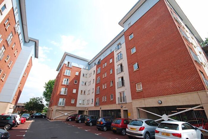 2 Bedroom Flat To Rent In Elmira Way, Salford, M5