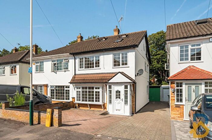 5 Bedroom Semi-Detached House For Sale In Grey Towers Gardens, Hornchurch, RM11