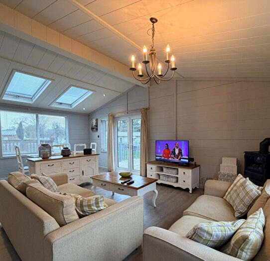 3 Bedroom Park Home For Sale In Pathfinder La Belle Maison, Alder Country Park, Bacton Road, North Walsham, Norfolk, NR28